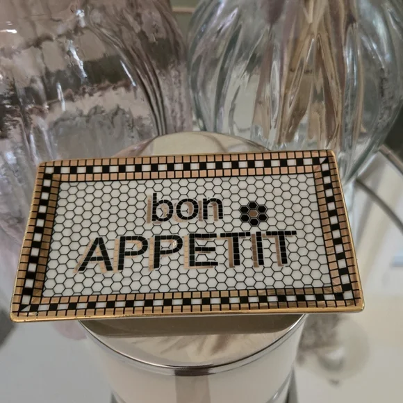 NWT Salt & Pepper Shaker Set - Picture 4 of 7